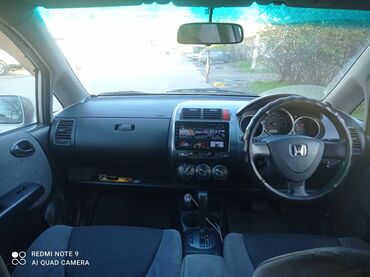 Honda: Honda Fit: 2002 г., 1.3 л, Вариатор, Бензин, Хэтчбэк — 9