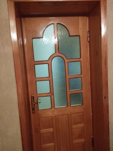 Otaq qapıları: Qapi satılır 4 eded var.1 eded 40 azn Ölçü 80/1.96 Qara Qarayev 9871