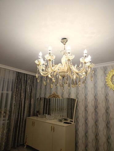 Ev saatları: Çılçıraq, 10 və daha çox lampa, Xrustal