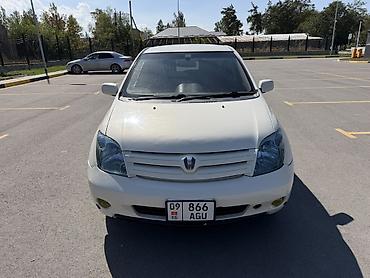 грузовик с холодильником: Toyota Ist: 2002 г., 1.5 л, Автомат, Бензин, Хэтчбэк — 2