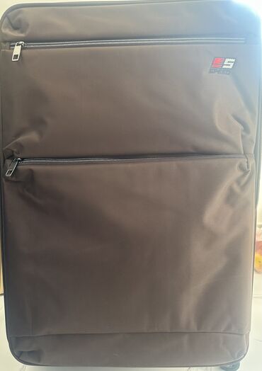 Чемоданы: 1 чемодан 45/80-2500 сом состояние отличное 2 чемодан-рюкзак 35/70 — 8