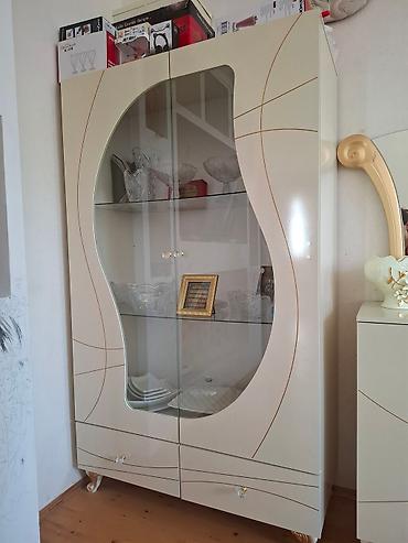 Digər mebel: Satiram. ideal veziyyetdedir. 3 u bir yerde 300 AZN. usaq kravatinin — 2