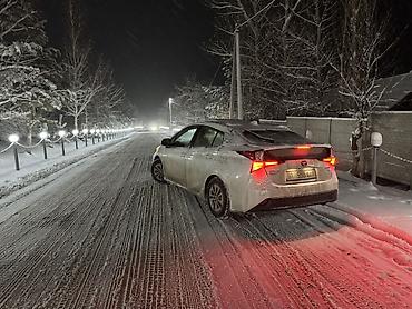 Toyota: Toyota Prius: 2019 г., 1.8 л, Вариатор, Гибрид, Хэтчбэк — 2
