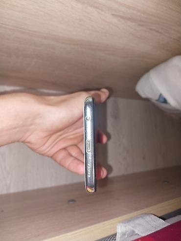 philips xenium 9@9z: Telefonu arxa şüşəsi sınıb,ekranda cızığlar var,nömrə yeri — 5