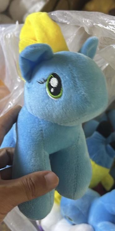 Игрушки: 🧸 **Продаются новые мягкие игрушки ОПТОМ!** 💰 Цена — **150 сом за 1 — 6
