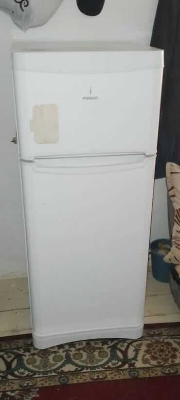 Холодильник Indesit, Б/у, Двухкамерный, 60 * 155 * 60