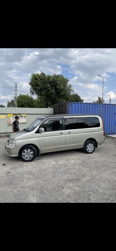 продаю в связи с переездом: Honda Stepwgn: 2003 г., 2 л, Автомат, Бензин, Минивэн