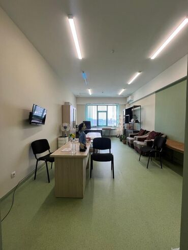 продаю дом под бизнес бишкек: Продаю Центр диагностики, 30 м², 1 комната, Без оборудования