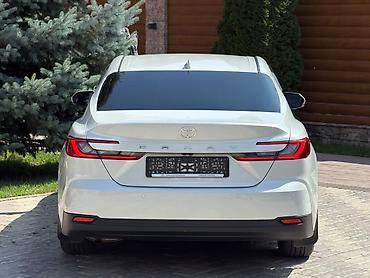 jetour dashing: Toyota Camry: 2025 г., 2.5 л, Автомат, Гибрид, Седан — 2