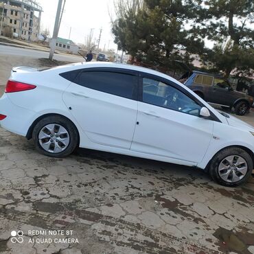 Hyundai: Hyundai Solaris: 2015 г., 1.4 л, Механика, Бензин, Седан