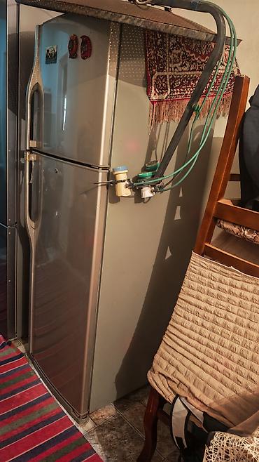 Soyuducular: Soyuducu bir problemi var asaqi soyudur marazika yox. Usdaliqdi 40 30 — 3