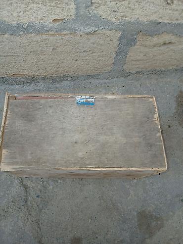 guzgulu mebel dəsti: Taxta sandıq/yeşik - Material: kontrplak və taxta lövhələr - Quruluş — 2