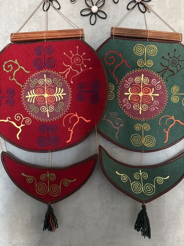 надомница каракол: Саймачы на тамбурной машинке
Вышивальщица