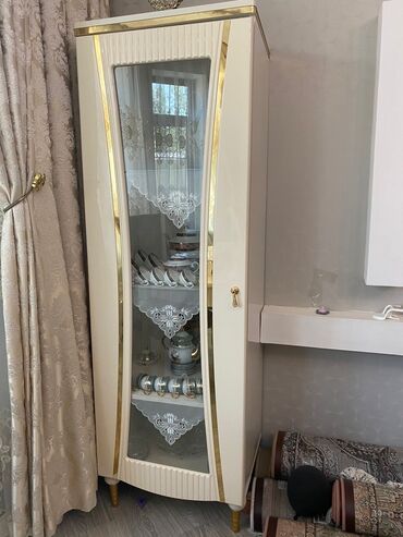 Rəflər: Açılan, 1 qapı Düz dolab, Servant