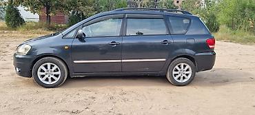 corolla 2004: Toyota Avensis Verso: 2003 г., 2.4 л, Автомат, Бензин, Минивэн — 4
