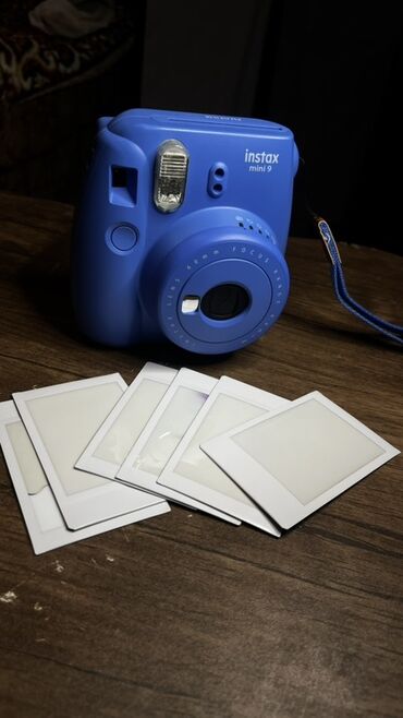 принтер бу: Fujifilm Instax Mini 9 ani fotoaparatı. Bu kompakt fotoaparat dərhal