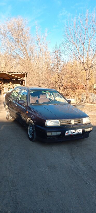 Volkswagen: Volkswagen Vento: 1993 г., 1.8 л, Автомат, Бензин, Лимузин