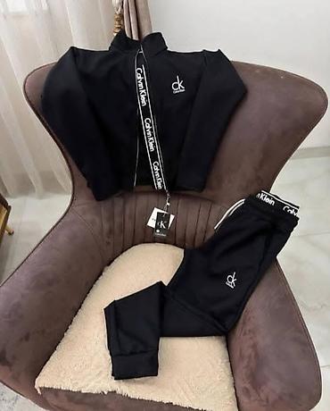 tn ts: Calvin Klein trenerka komplet glornji i donji deo. - Gornji deo na — 2