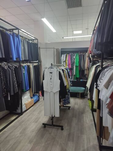 аренда помещения под детский сад: Сдаю Часть бутика, 8 м², Караван, С оборудованием