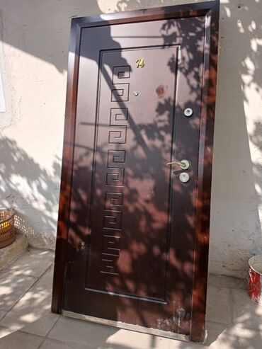 Quru inşaat materialları: Seyf qapi 205/90sm
120azn
Badamdar 7426 leli