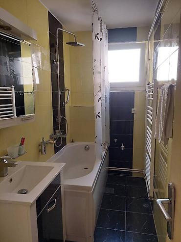 Dugoročni najam stanova: IZDAJEM STAN 90km2 NA STAROM CERAKU (ZARKOVO) Dva nivoa, prvi 50km2 — 19