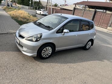 табуретка на фит: Honda Fit: 2003 г., 1.3 л, Автомат, Бензин, Хэтчбэк