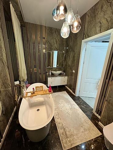 Продажа коттеджей и домов: 🏡 Продается шикарный особняк в престижном районе ж.м Кок-Жар ! Дом, в — 21