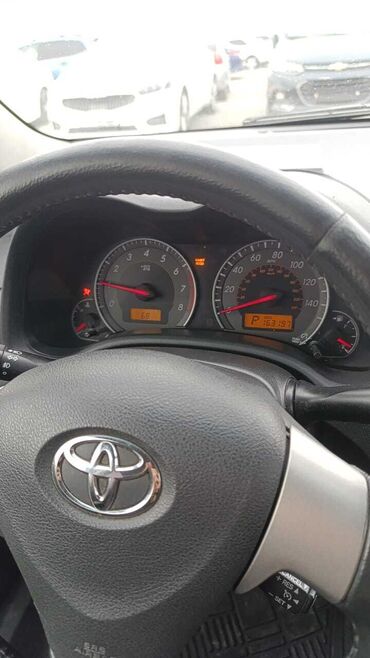 Toyota: Продается автомобиль Toyota Corolla, надежный и экономичный седан