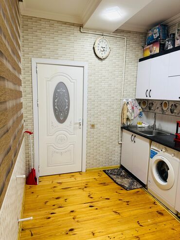 Uzunmüddətli kirayə mənzillər: - Mənzil tipli yaşayış sahəsi - Binada 2 ədəd lift (paslanmayan polad — 14