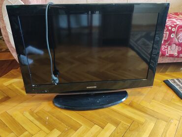 Телевизоры: Б/у Телевизор Samsung LCD 32" HD (1366x768), Самовывоз