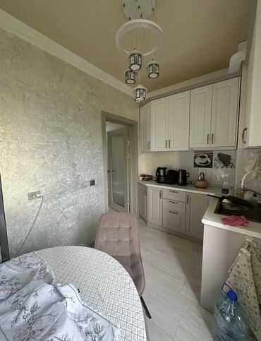 2 комнатные квартиры в бишкеке: 1 комната, 32 м², 2 этаж, Евроремонт