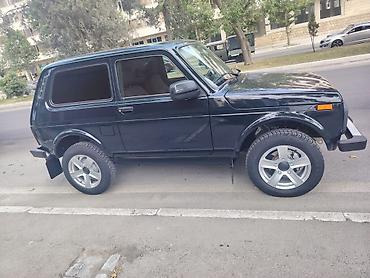 lada diskləri: LADA Niva 3 qapılı SUV - Kuzov: qara rəng, 3 qapılı, qısa baza - Tam — 3