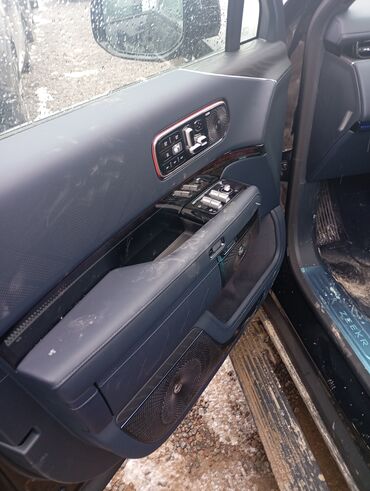 Аренда инструментов: Кроссовер/внедорожник ZEEKR 9X ultra премиум‑класса с выразительной — 17