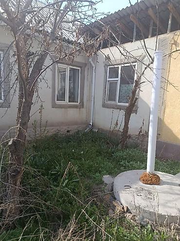 Продажа коттеджей и домов: Продаётся дом с двором и хозпостройками. - Кирпичный забор по — 4
