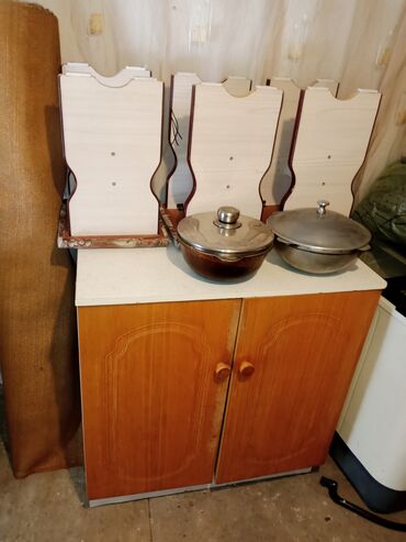 кухонные шкафы недорого: Срочно продаю кухн шкафы 1000.стуля са стадами 2500.казаны по 800
