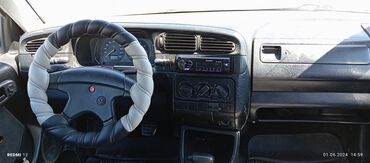 каракол жарнамасы: Volkswagen Vento: 1992 г., 1.8 л, Автомат, Бензин, Седан