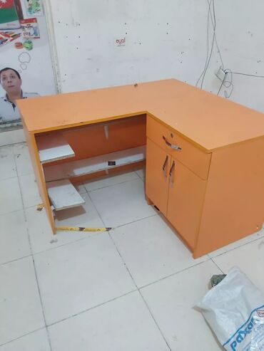 2 ci el ofis mebelleri: ❇️Resepwin masasi satilir olcu 1.20*1.30a yaxwi veziyyetdedir