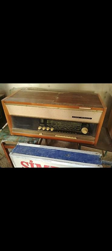 gramofon: VEF Radio – vintage radiola və pikap kombinasiyası - Korpus: taxta — 3