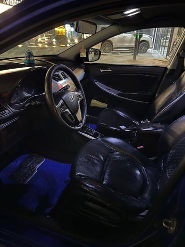 Hyundai: Hyundai Accent (hatchback) – mavi rəng - Kuzov: 5 qapılı hatchback - — 6