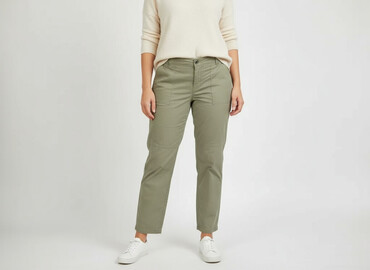krótkie spodenki damskie bojówki: Designer`s, Material trousers for women, size XL