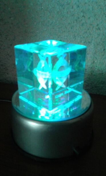 Digər ev dekoru: Hədiyyəlik suvenirlər satılır. Əlvan işıqlıdır. Toka qoşulur və — 11