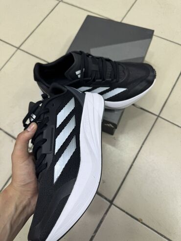 терекс кроссовки: Кроссовки Adidas Adizero, выполненные в черном цвете с белыми