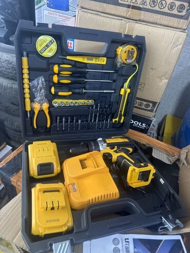 флипчарты стеклянная магнитно маркерная с дополнительными планками: Комплект аккумуляторного инструмента в кейсе Состав набора: -