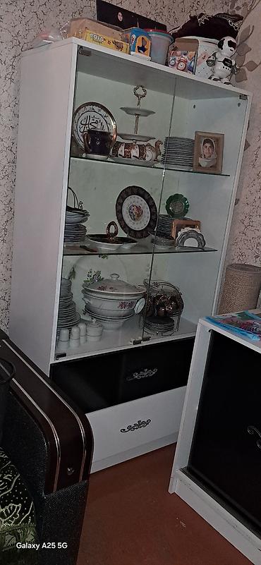 Yemək otağı üçün mebel dəsti - 3 hissədən ibarət vitrin və tumbalar