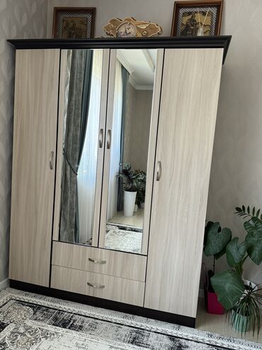 Спальные гарнитуры: Спальный гарнитур, Б/у, Двуспальная кровать, Шкаф, Тумба, Кыргызстан, Самовывоз, цвет - Бежевый