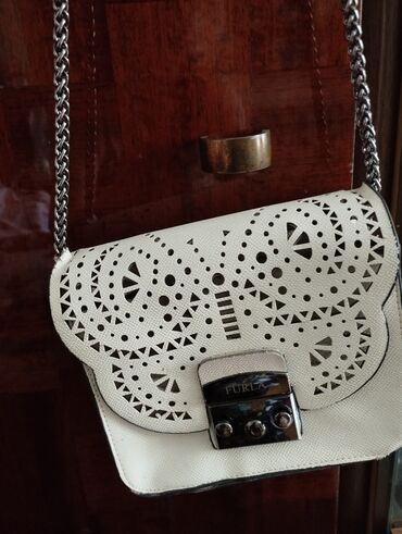 Qrafinlər və səhənglər: Şüşə — 23