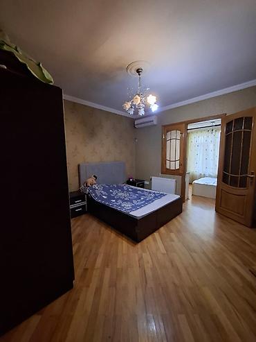 kira evler: Merkezde. Elmler metrosunun duz cixisinda,Huseyn Cavid praspektinde — 5