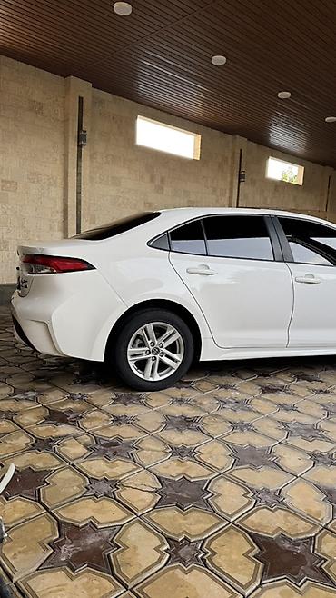 hongqi ehs9: Toyota Corolla: 2021 г., Автомат, Гибрид, Седан — 2