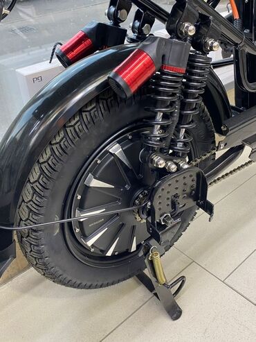 Скутеры: Электроскутер городского типа - Прочная рама и широкое мягкое седло - — 4