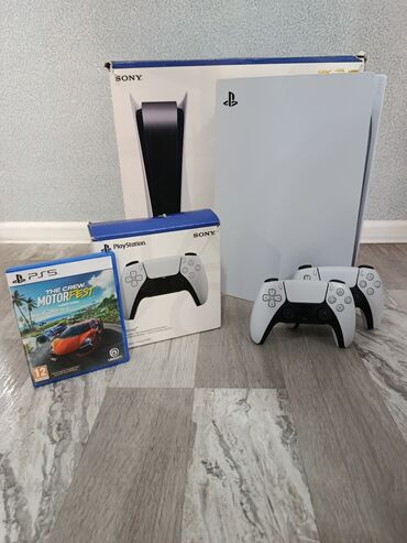 PS5 (Sony PlayStation 5): İdeal Sony PlayStation 5 konsolu, iki ədəd DualSense pult verilir. Ev